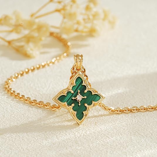 green stone-style Clover Pendant Necklace | Gold-Tone