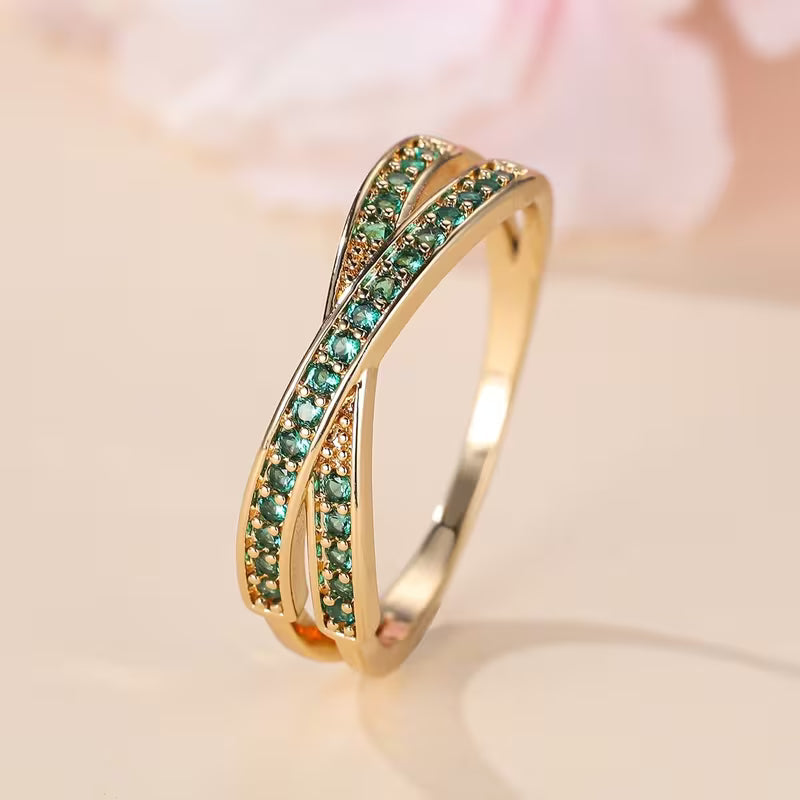 green stone-style Flow Ring | Gold-Tone
