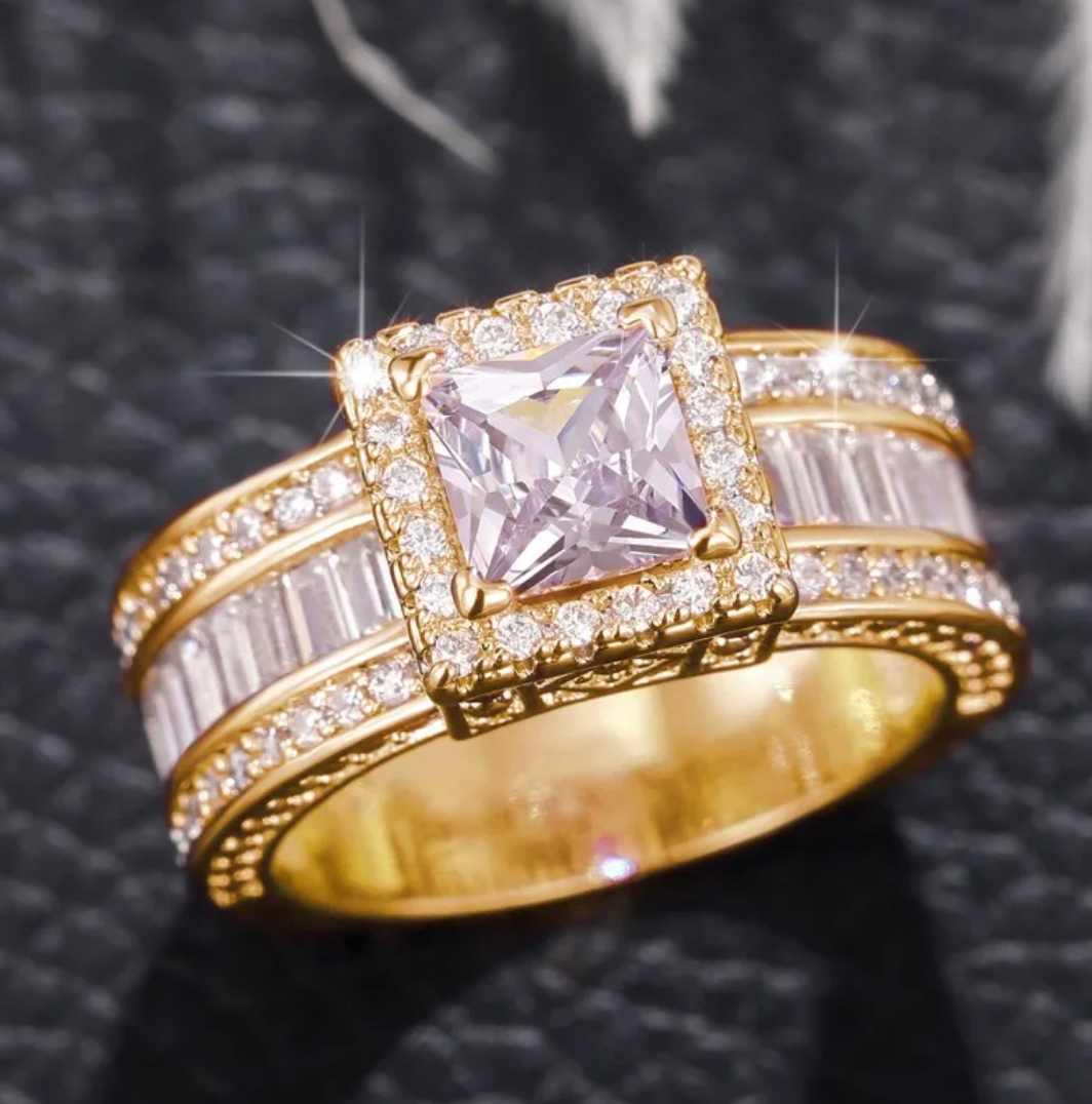 Gold-Tone Ring with Luxury glass stone
