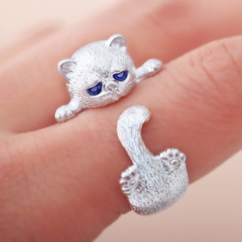 Silver-Tone cat-shaped ring with blue zirconium oxide