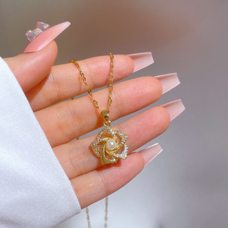 Orient bead-style flower necklace