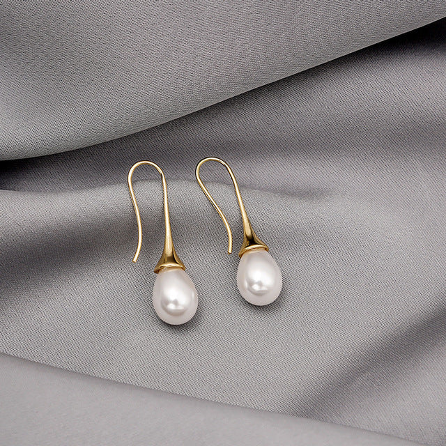 Hanging bead-style earrings
