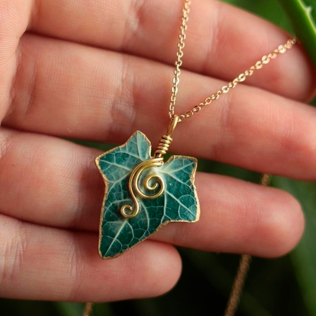 green leaf necklace