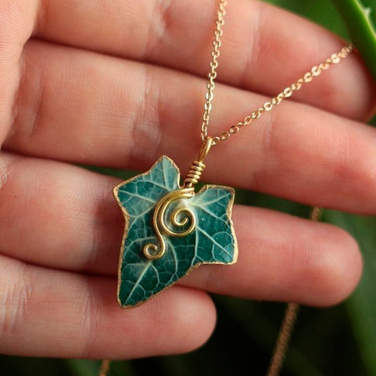 green leaf necklace