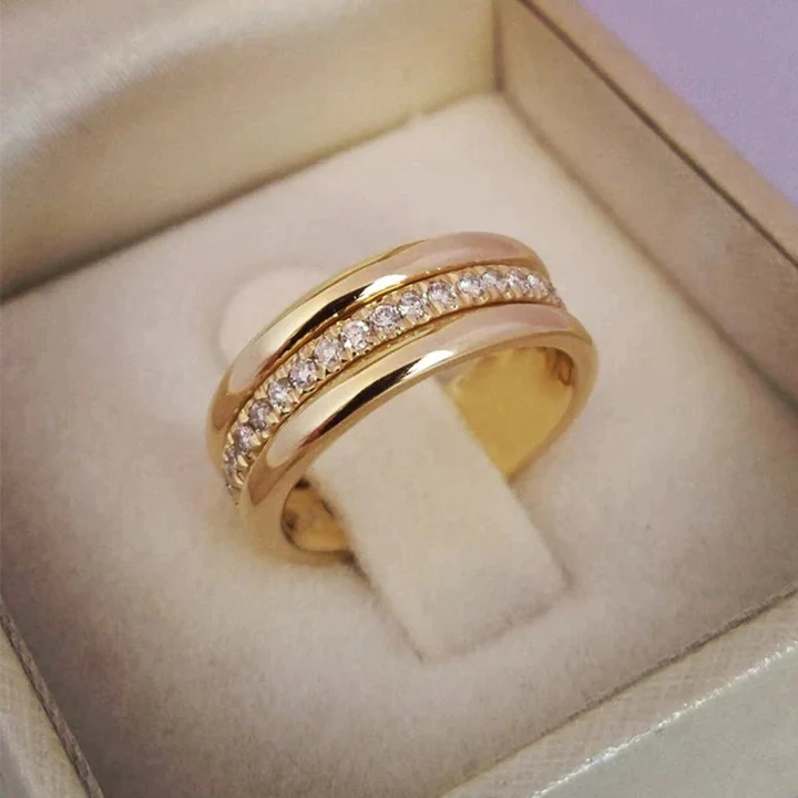 Patricia - Vintage incrusted zirconite ring