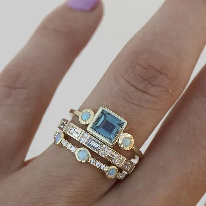 Vintage Silver blue glass stone Ring