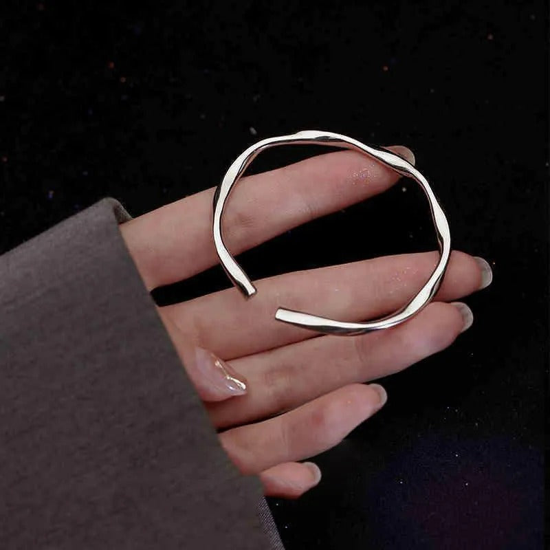 Adjustable thick Silver-Tone irregular shape bracelet
